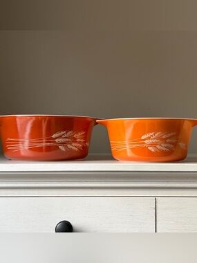 Set of 2 Vintage Pyrex Autumn Harvest
Casserole #474 & #475 Dishes / no lids